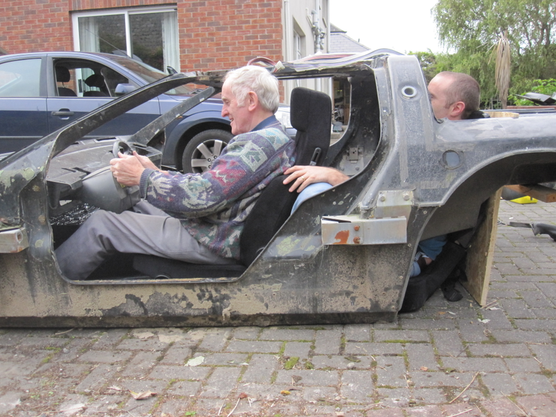 Illustration for article titled World's Greatest Dad Added a Backseat to His DeLorean to Take His Kids Along for the Ride
